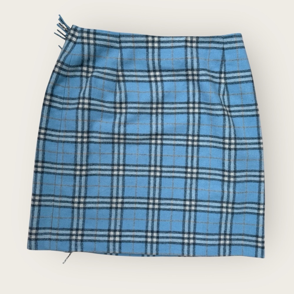 Burberry vintage wool Blue Plaid Skirt with fringe and pin - Picture 9 of 11